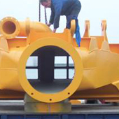 Bec d’élinde en trois parties articulées par vérins hydrauliques d’environ 12 tonnes
